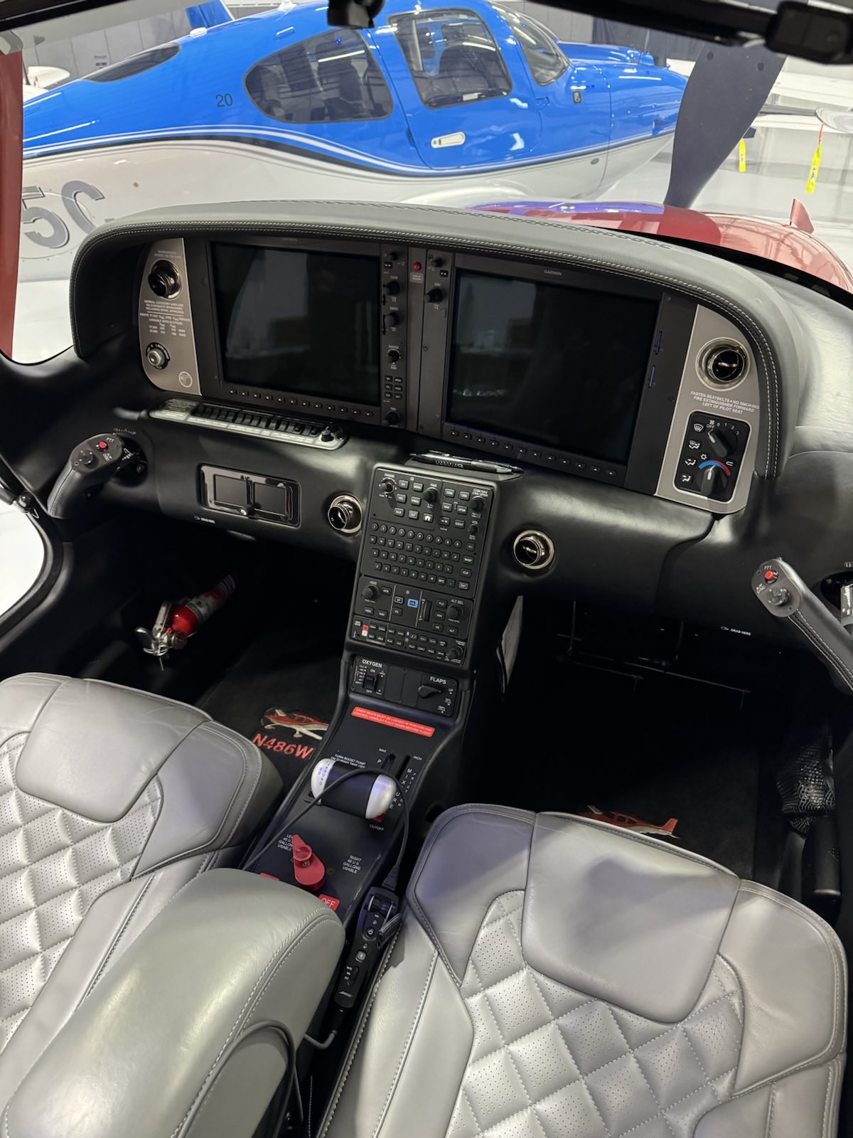 Cirrus SR22T interior